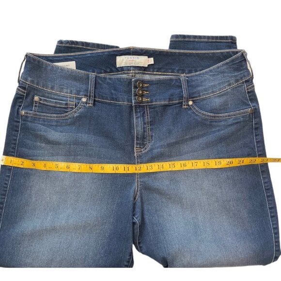TORRID Cascade Blue Women's Dark Wash‎ Distressed Jegging Plus-Size 22R Stretch - Picture 9 of 13